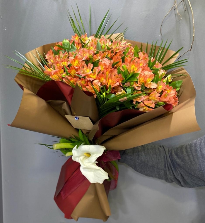 Kırmızı Astomerya Buketi 